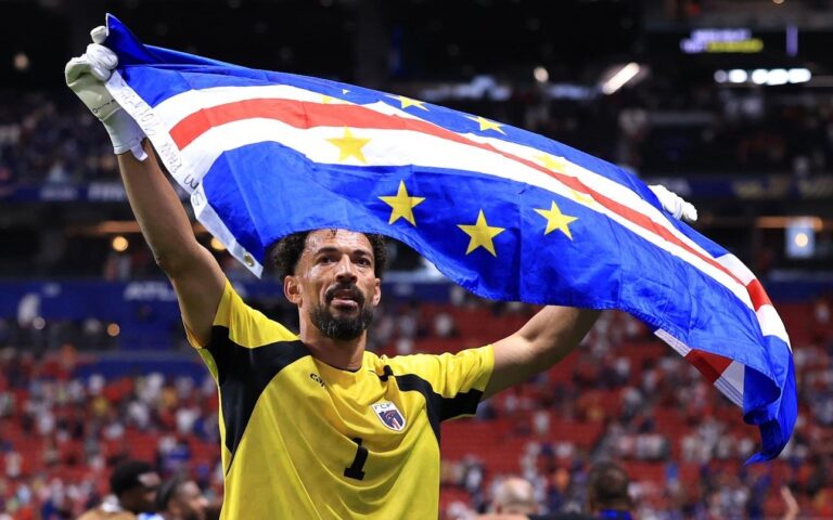 De 50 mil a milhões de seguidores: quem é Vozinha, o goleiro que virou sensação da Copa do Mundo